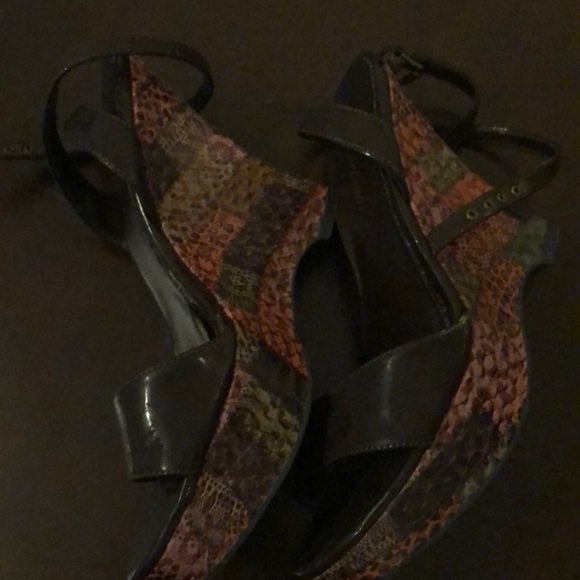 Shoes - Picture 2 of 3